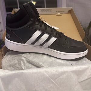 Mens adidas Hoops 3.0 mid top shoes . New in Box! Size mens 10
